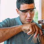 How to become a locksmith